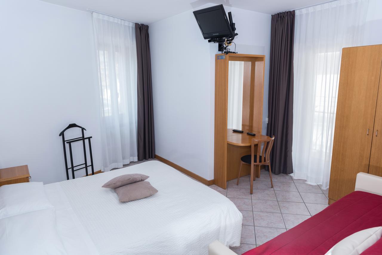 Albergo Ristorante Da Neni Морі Екстер'єр фото
